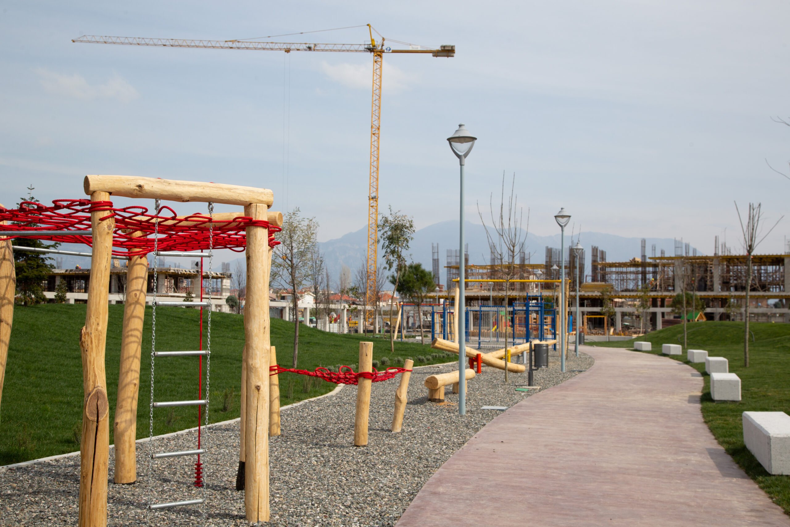 Inaugurimi i Parkut Qendror të Univers City: Një Zonë Rekreative e Shkëlqyer për Rezidentët e Ardhshëm modeli-2